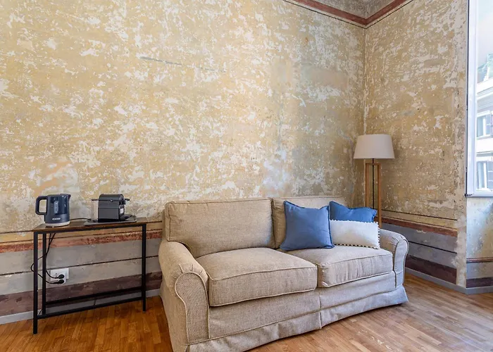 Apartment Iflat Charming Historic Palace Fons Trevi B15 Rom